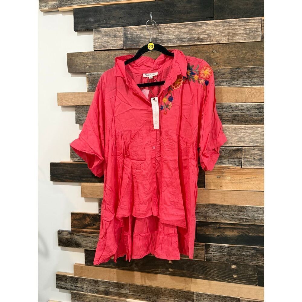Solitaire NWT BOHO Embroidered Coral High Low Top sz Large